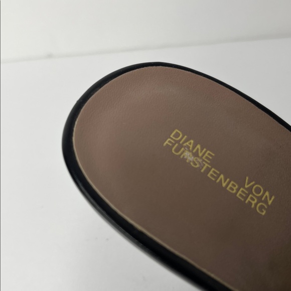Diane Von Furstenberg Black Leather Pointed Toe Mules Sz 8 - Picture 3 of 7